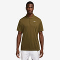 Court Dri-Fit Solid Polo Hombres-Oliva