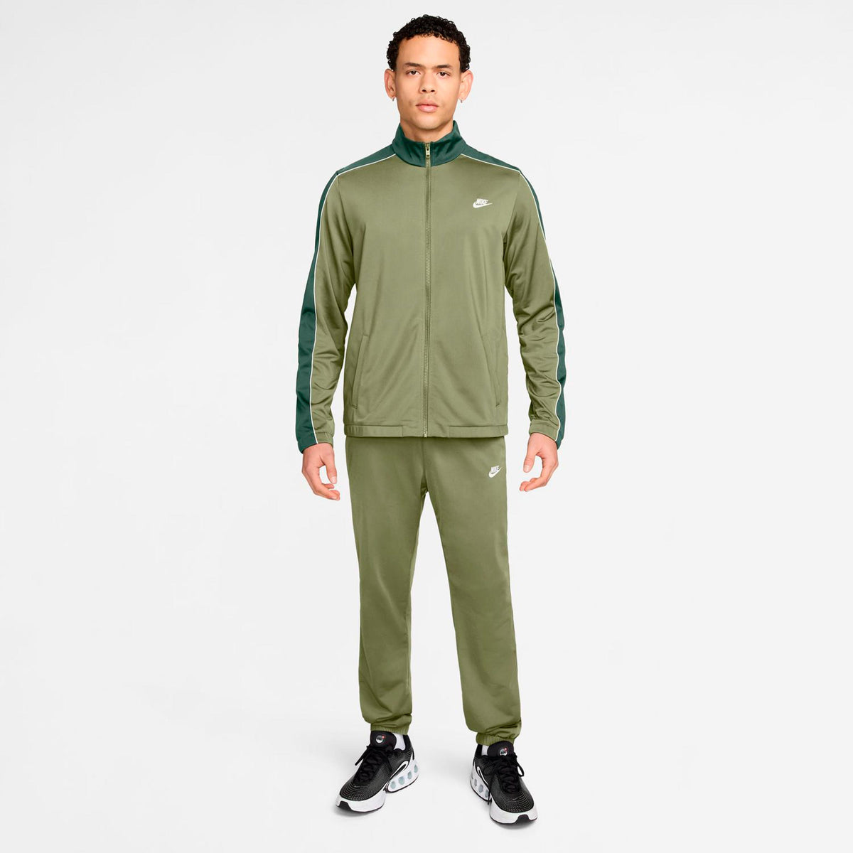 Nike Club Chándal Hombres - oliva, blanco