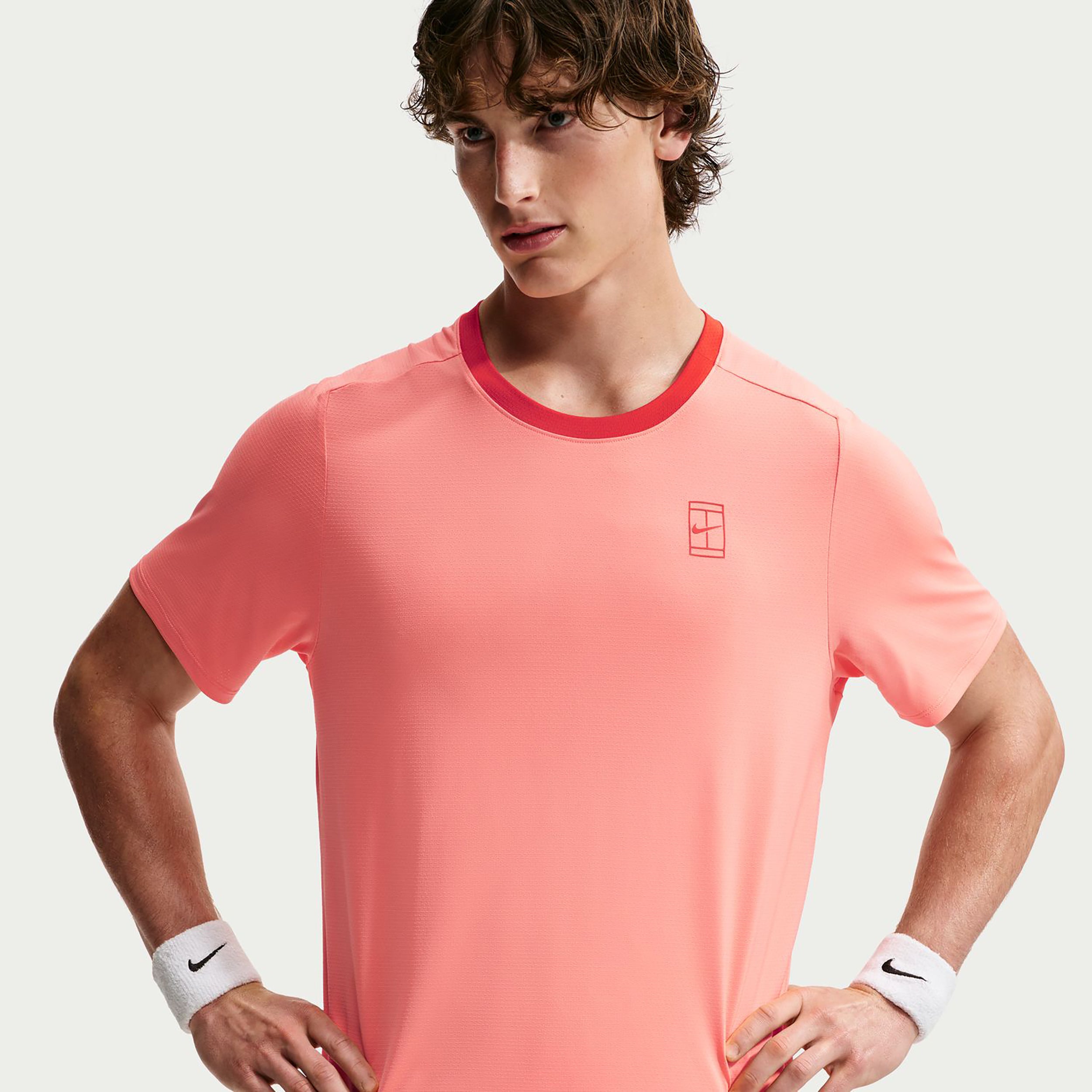 Nike Carlos Alcaraz Court Dri-FIT Advantage Camiseta de manga corta Hombres - coral