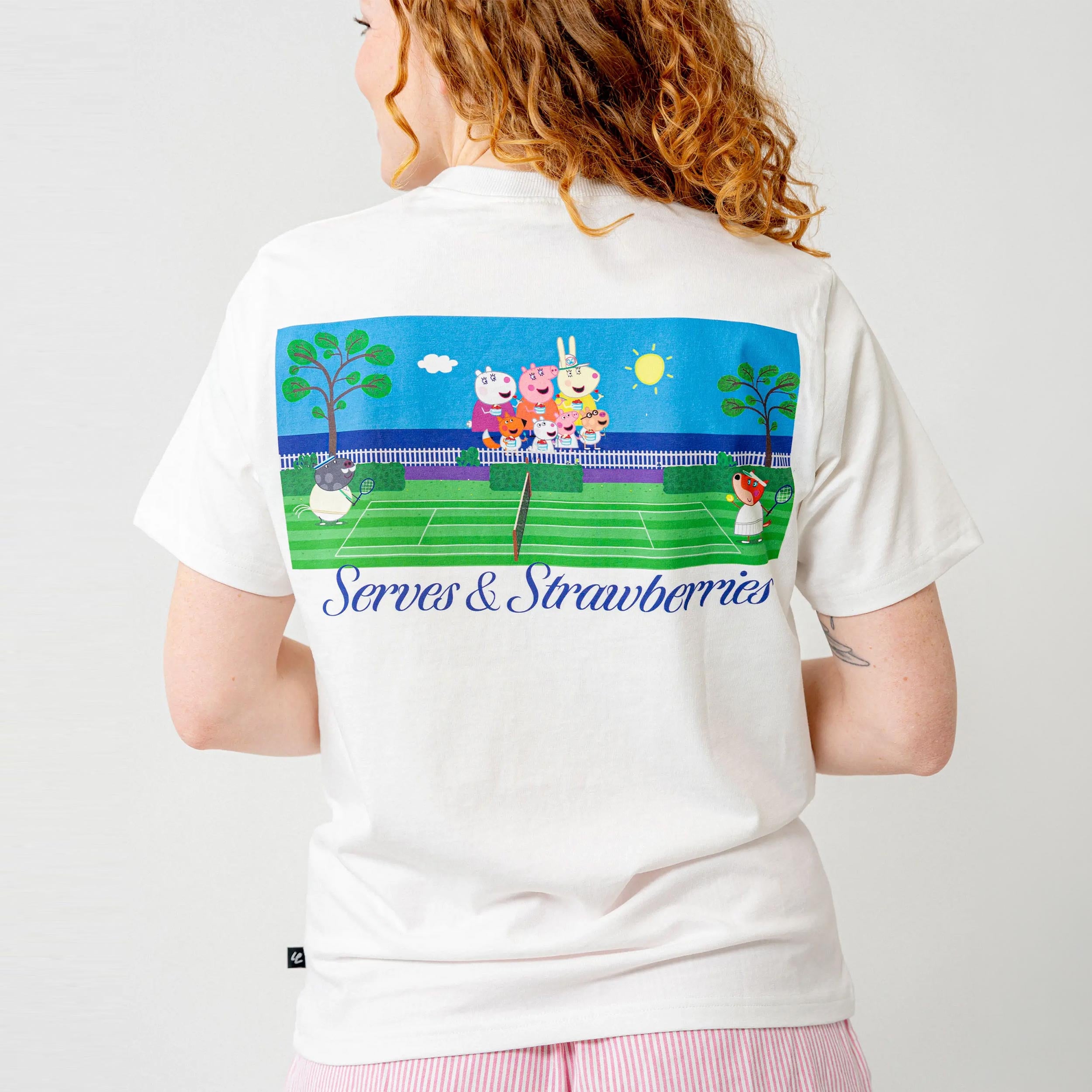 Lobster & Lemonade Peppa Pig Serves & Strawberries – '94 Campus Camiseta de manga corta Unisex - blanco