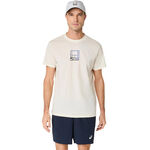 Ropa de tenis ASICS ASICS Court Core Graphic Camiseta de manga corta Hombres-crema